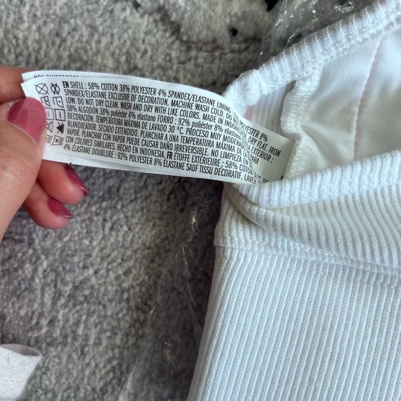 NWT Forever 21 Low Impact - NYC Graphic Sports Bra - Picture 4 of 10